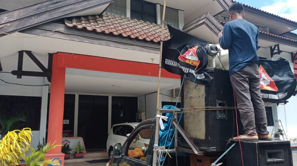 PHK Sepihak Tanpa Gaji, GPMI Demonstrasi di Depan PT Bulog