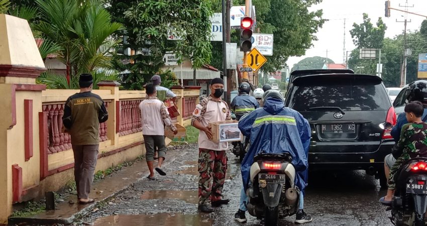 Meski Cuaca Hujan, AMM Nalumsari Jepara Tetap Semangat Galang Dana Korban Semeru