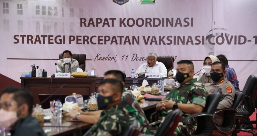 Kunker ke Kendari, Mendagri Dorong Pemda Sultra Percepat Vaksinasi Covid-19