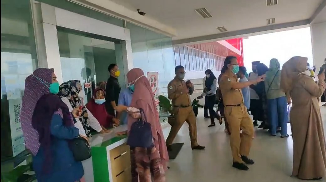Gempa Berkekuatan 7,5 M, Hantam Kolaka, Pasien RSU Berlarian Keluar