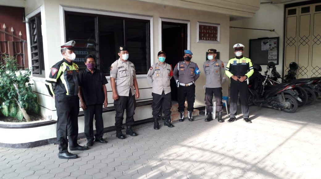 Pastikan Keamanan Dalam Ibadah, Polsek Pekalongan Utara Gelar Pengamanan di Gereja Bhetel Maranta
