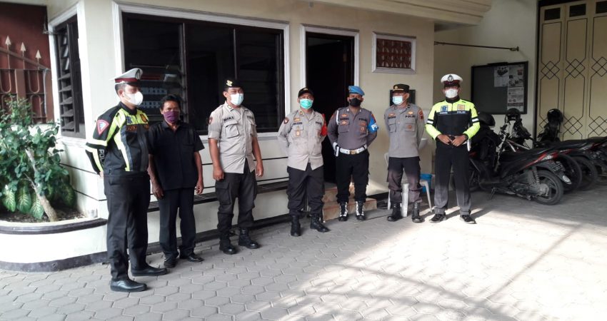 Pastikan Keamanan Dalam Ibadah, Polsek Pekalongan Utara Gelar Pengamanan di Gereja Bhetel Maranta