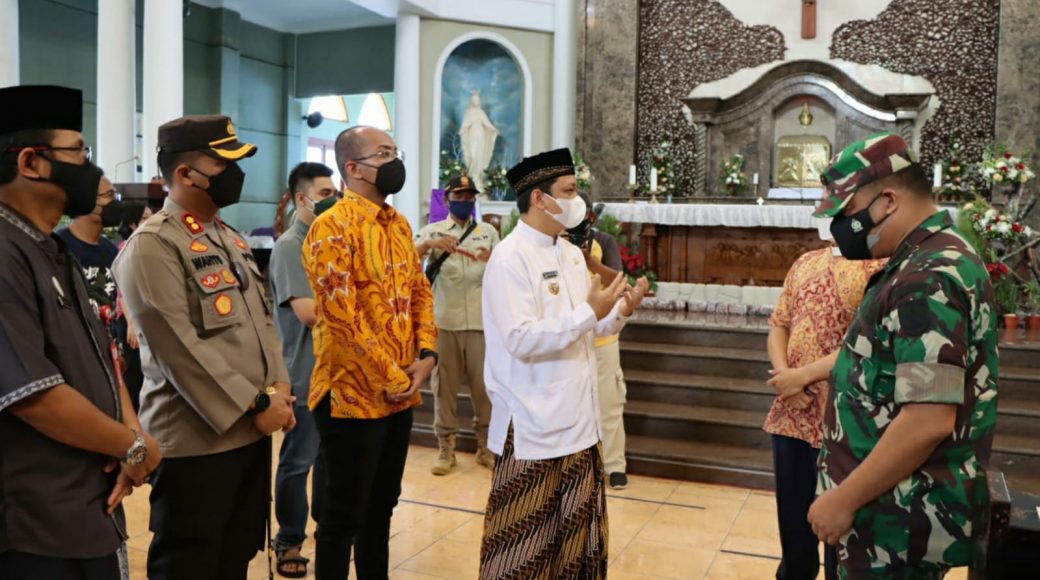 Kapolres Pekalongan Kota Bersama Forkopimda Tinjau Gereja dan Pos Pelayanan