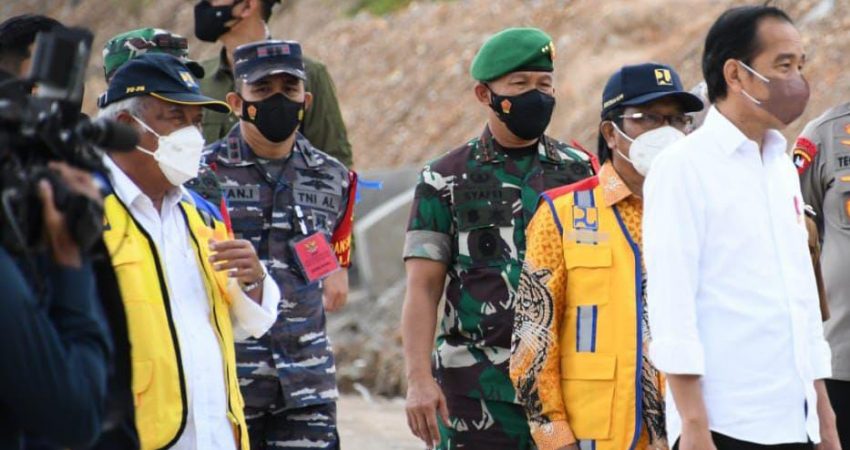Presiden RI Kunker Ke Koltim, Danlanal Kendari Sambut Presiden RI
