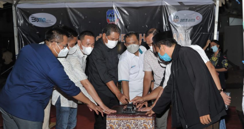PT Antam Gelar Swicth On dan Serahkan Bantuan Lampu Penerangan Jalan
