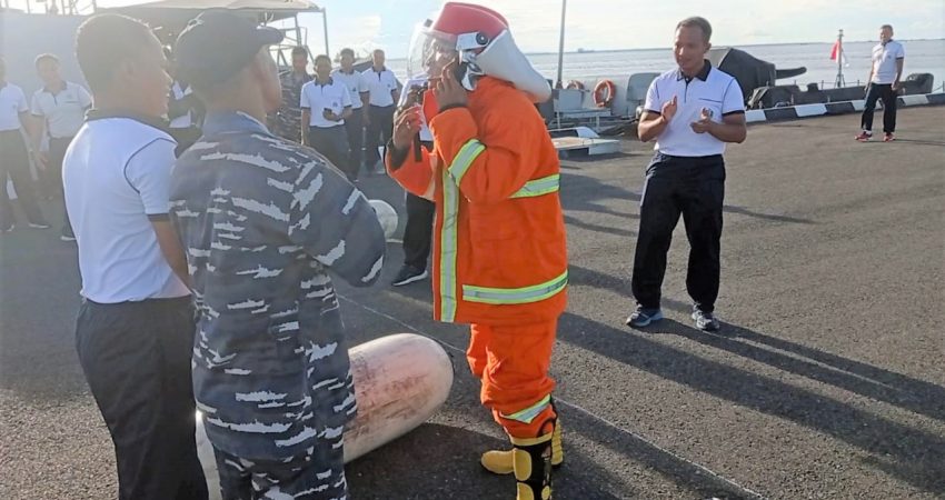 KRI Ajak-653 Gelar Lomba Ketangkasan Saat Bertugas Jaga Perbatasan RI-Malaysia