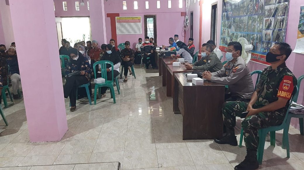 Kapolsek Patean Hadiri Giat Musrenbangdes Prioritas Pembangunan Desa Kalilumpang