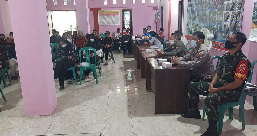 Kapolsek Patean Hadiri Giat Musrenbangdes Prioritas Pembangunan Desa Kalilumpang