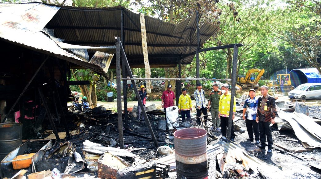 Pemkot Kendari Bantu Warga Terdampak Kebakaran di TPA Puuwatu