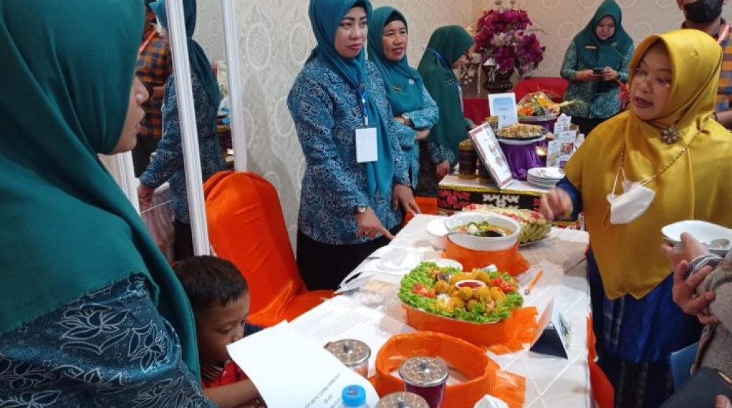 Kelompok Budidaya Ikan Tawar Terima Bantuan dari Pemkot