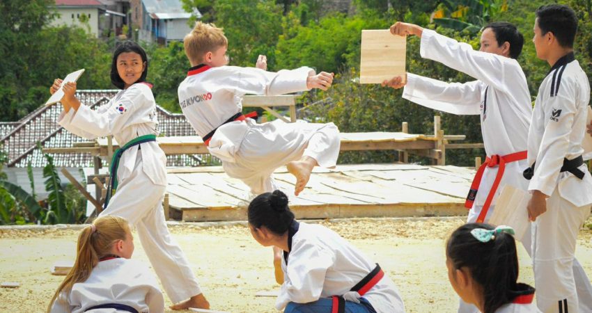 Taekwondo Dojang Polres Baubau Sukses Tampilkan Atraksi di Hangeul Kyobo Ciacia