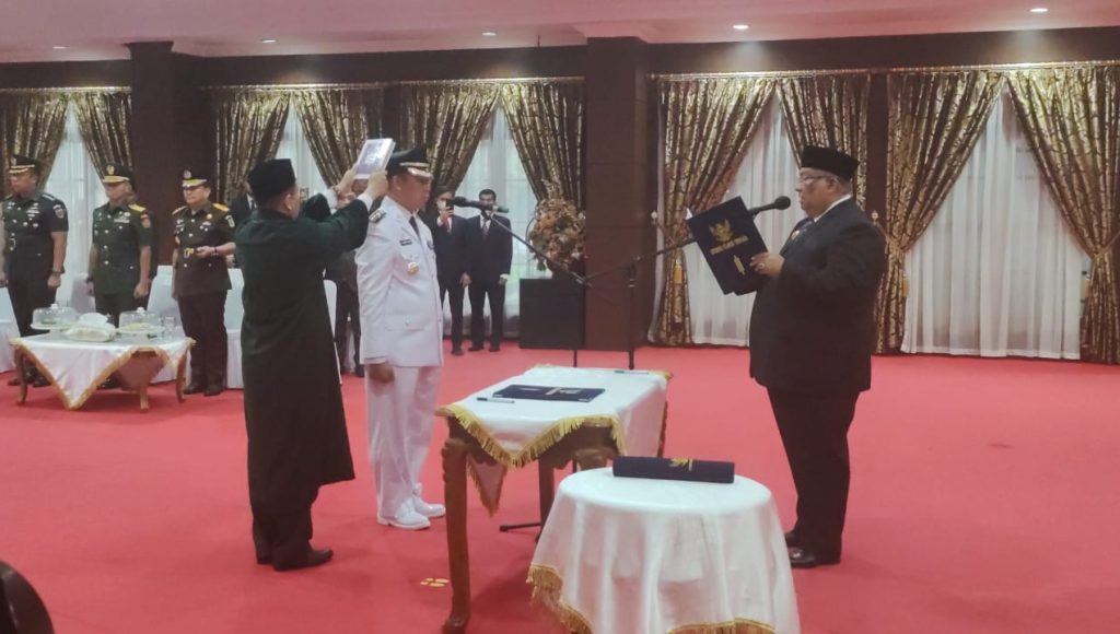Ali Mazi Lantik Asmawa Tosepu Sebagai Pj Wali Kota Kendari