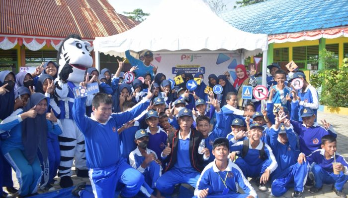Keselamatan Lalu Lintas dan Transportasi Jalan Disosialisasikan di SMPN 10 Kendari