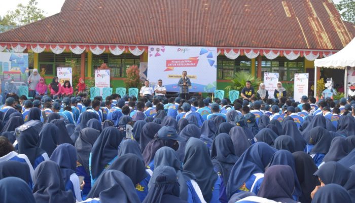 Keselamatan Lalu Lintas dan Angkutan Jalan Disosialisasikan di SMPN 10 Kendari