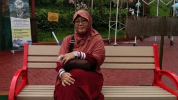 Ironi di Gedung DPR, Rakyat Demonstrasi, Wakil Rakyat Khidmat Bernyanyi
