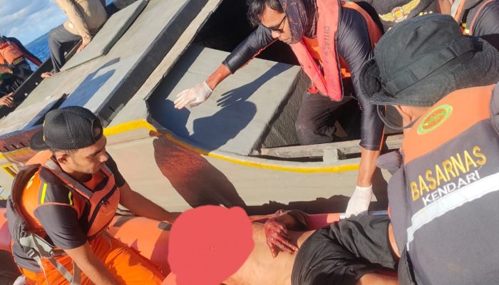 Kena Roda Gila Mesin, Tim SAR Berhasil Evakuasi Korban di Perairan Kaledupa
