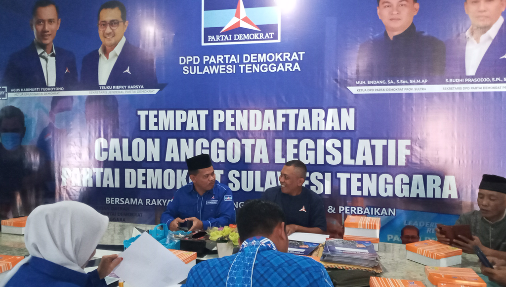 Jumarding Dampingi Dua Caleg DPRD Provinsi Mendaftar di Demokrat Sultra