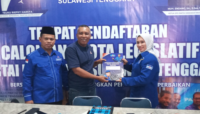 Jumarding Dampingi Dua Caleg DPRD Provinsi Mendaftar di Demokrat Sultra