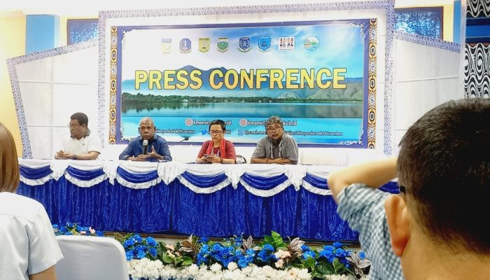 Pembukaan KMAN VI di Tanah Tabi Papua Dihadiri Ribuan Masyarakat Adat se Indonesia