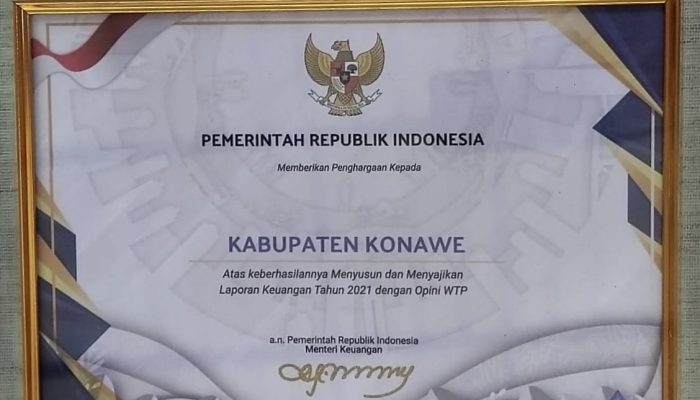 Tampak piagam penghargaan WTP