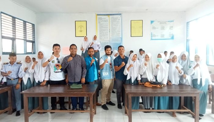 Berkunjung ke SMK Kemaritiman Siontapina, Ketua KNPI Sultra Beri Motivasi ke Pelajar