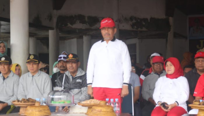 Peringati HGN dan HUT PGRI ke-77 Pemda Muna Gelar Jalan Santai