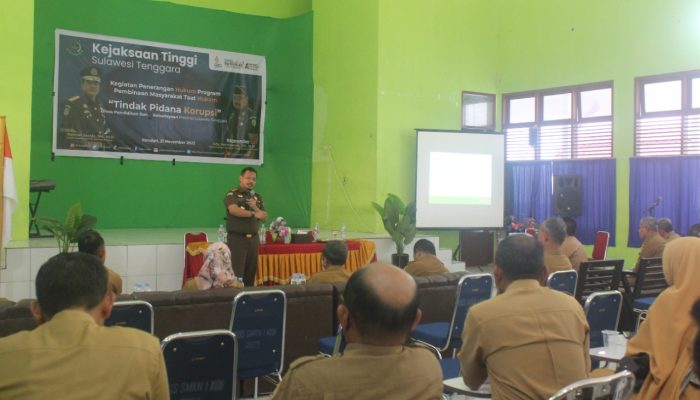 Asintel Kejati Jadi Narasumber Penerangan Hukum Tipikor di Dikbud Sultra