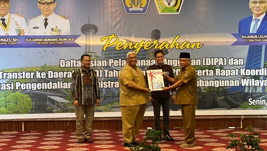 Serahkan DIPA dan TKD Konawe, Ini Pesan Gubernur Sultra