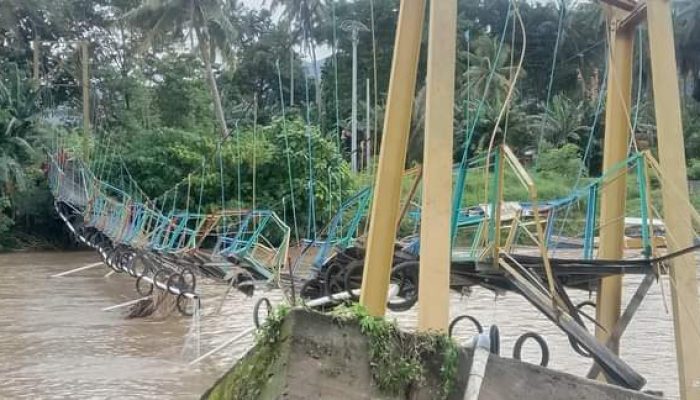 Warga Pitulua Kolaka Utara Keluhkan Jembatan Gantung yang Rusak Parah