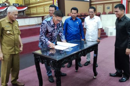 DPRD Sultra Setujui Dua Raperda