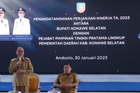 Agar Program Tepat Sasaran, Bupati Surunuddin – Kepala OPD Tandatangani Perjanjian Kerja