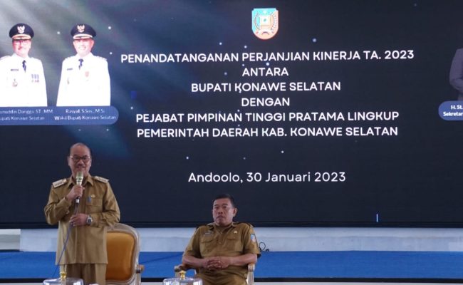 Agar Program Tepat Sasaran, Bupati Surunuddin – Kepala OPD Tandatangani Perjanjian Kerja