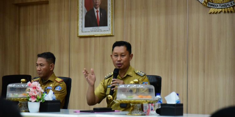 Pj Wali Kota Kendari Asmawa Tosepu 