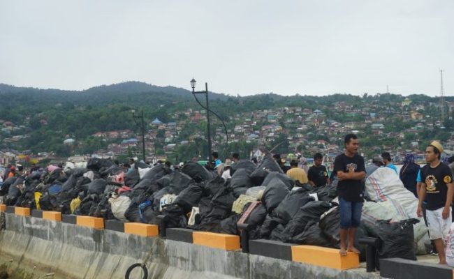 Pemkot Gelar Aksi Bersih Teluk Kendari, Kumpulkan 104 Ton Sampah