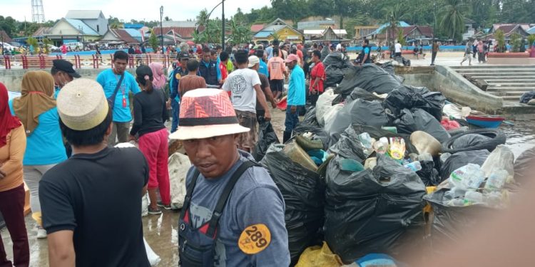 Wisata Pungut Sampah 
