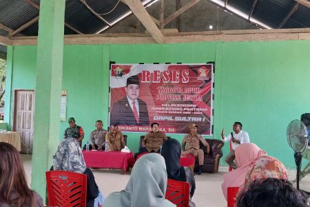 Yudhi Salurkan Dana Pribadinya Saat Reses di Dua Kelurahan