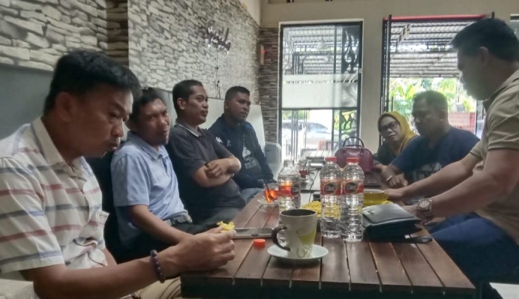 Wakil Ketua DPRD Sultra H. Jumarding Hadiri Undangan Diskusi KKW Kolaka Utara