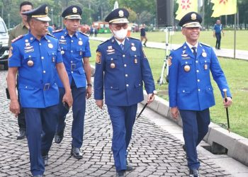 Dinas Damkarpen Konsel Terima Hibah Mobil Damkar dan Ambulans dari Kemendagri