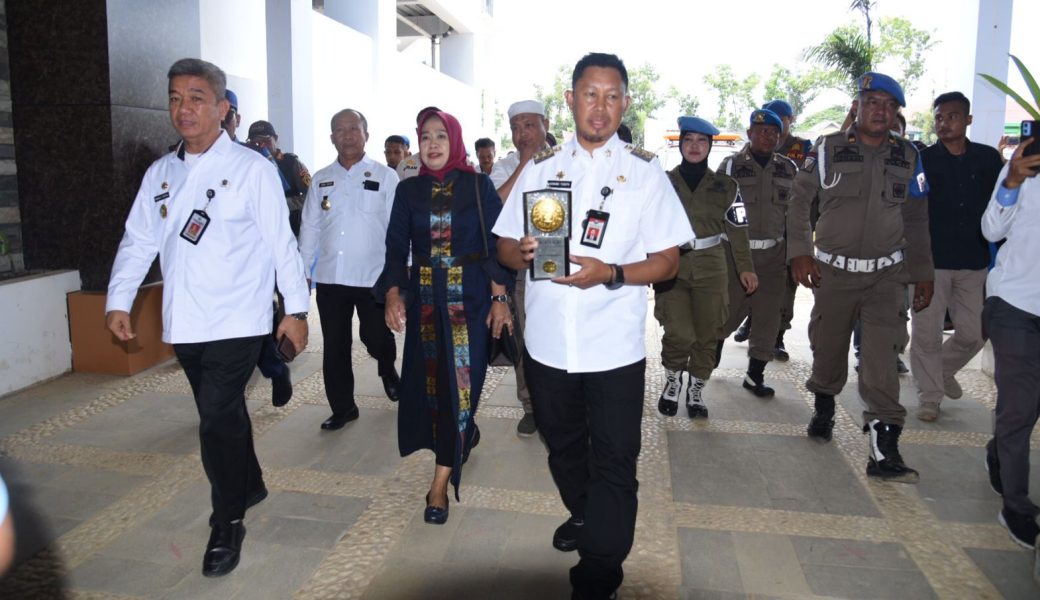 Piala Adipura Ke-11 Jadi Kado Ulang Tahun Kota Kendari
