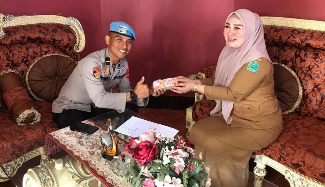 Raih Medali Emas di Porprov, Personel Polres Konawe Terima Bonus Atlet