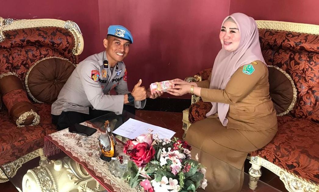 Raih Medali Emas di Porprov, Personel Polres Konawe Terima Bonus Atlet