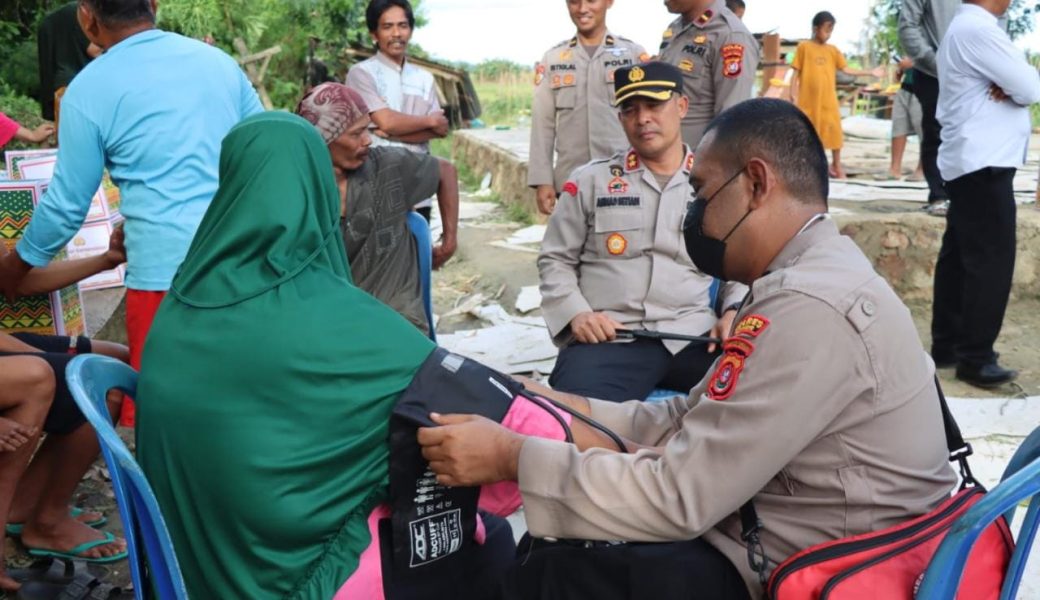 Polres Konawe Salurkan Bantuan di Dua Desa Terdampak Bencana Alam