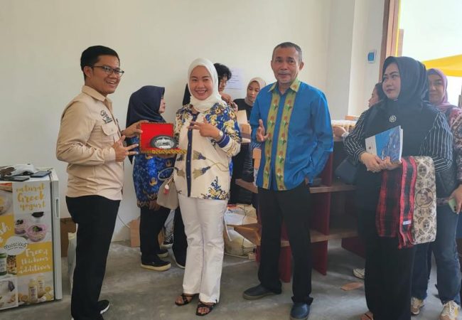 Pelaku Ekraf Sultra Bencmarking Industri Kreatif di Bandung