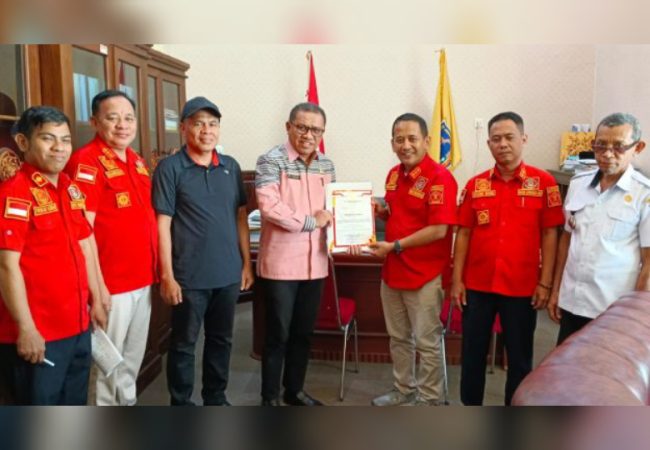 Kemenkumham RI Beri Penghargaan JDIHN Kepada DPRD Muna