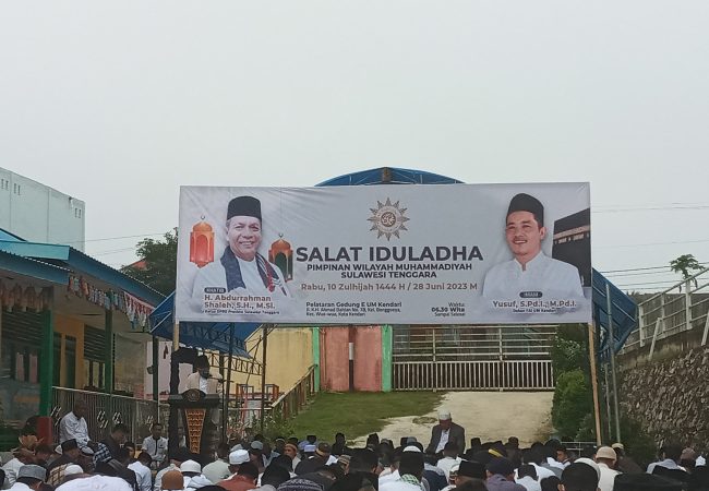 Jadi Khatib Salat Idul Adha, Ketua DPRD Sultra Selipkan Pesan Filosofi Buah Mangga
