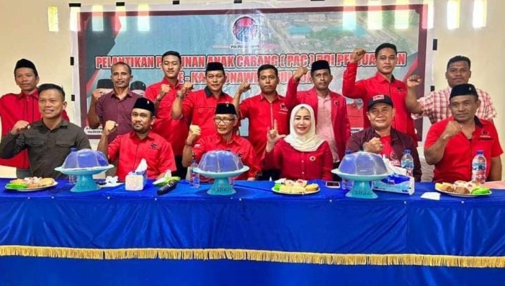 Lantik Pengurus PAC PDIP Konkep, Lukman Abunawas Harapkan Semua Satu Komando