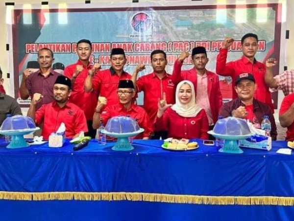 Lantik Pengurus PAC PDIP Konkep, Lukman Abunawas Harapkan Semua Satu Komando