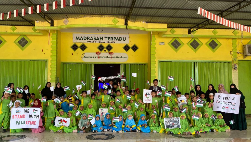 Siswa dan Guru Darul Istiqamah Kolaka Galang Dana untuk Rakyat Palestina