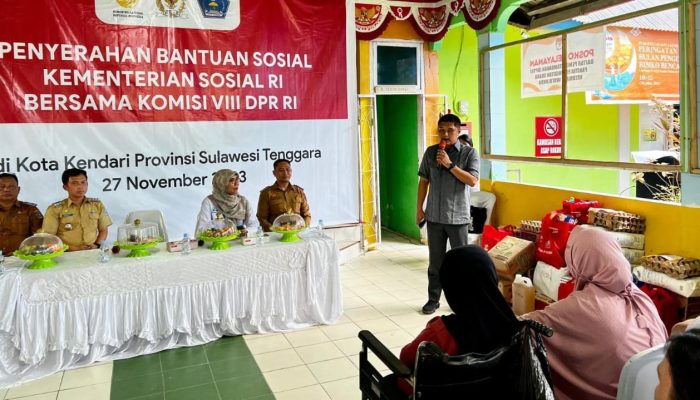 Fachry Konggoasa Salurkan 47,8 Miliar Bansos ke Pemkot Kendari