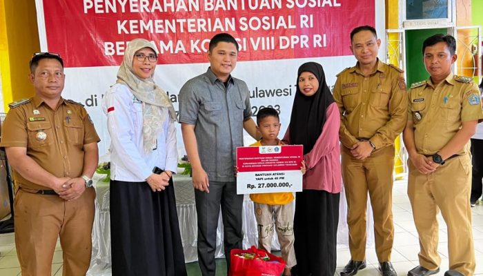Fachry Konggoasa Salurkan 47,8 Miliar Bansos ke Pemkot Kendari